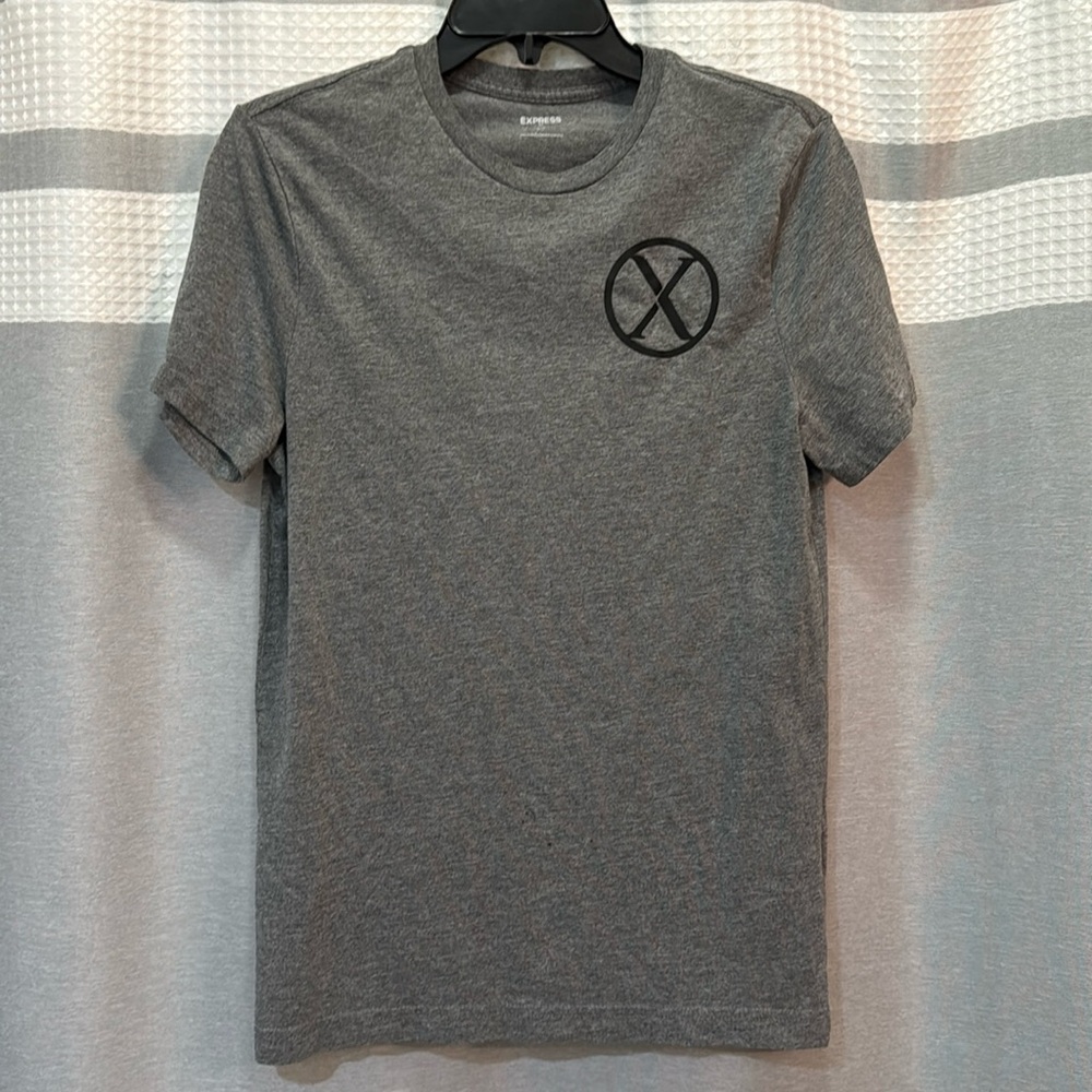 Express Men’s Small Gray Tshirt